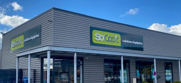 bandeau_magasin_gauche-socooc-cuisines-equipees-vitre-fa%C3%A7ade