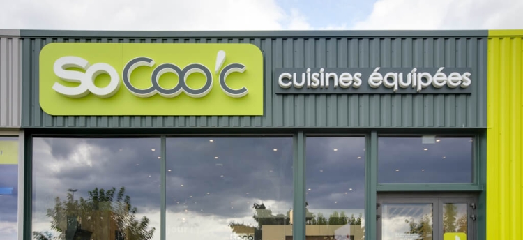 bandeau_magasin_gauche-socooc-cuisines-equipees-thiers-fa%C3%A7ade%201