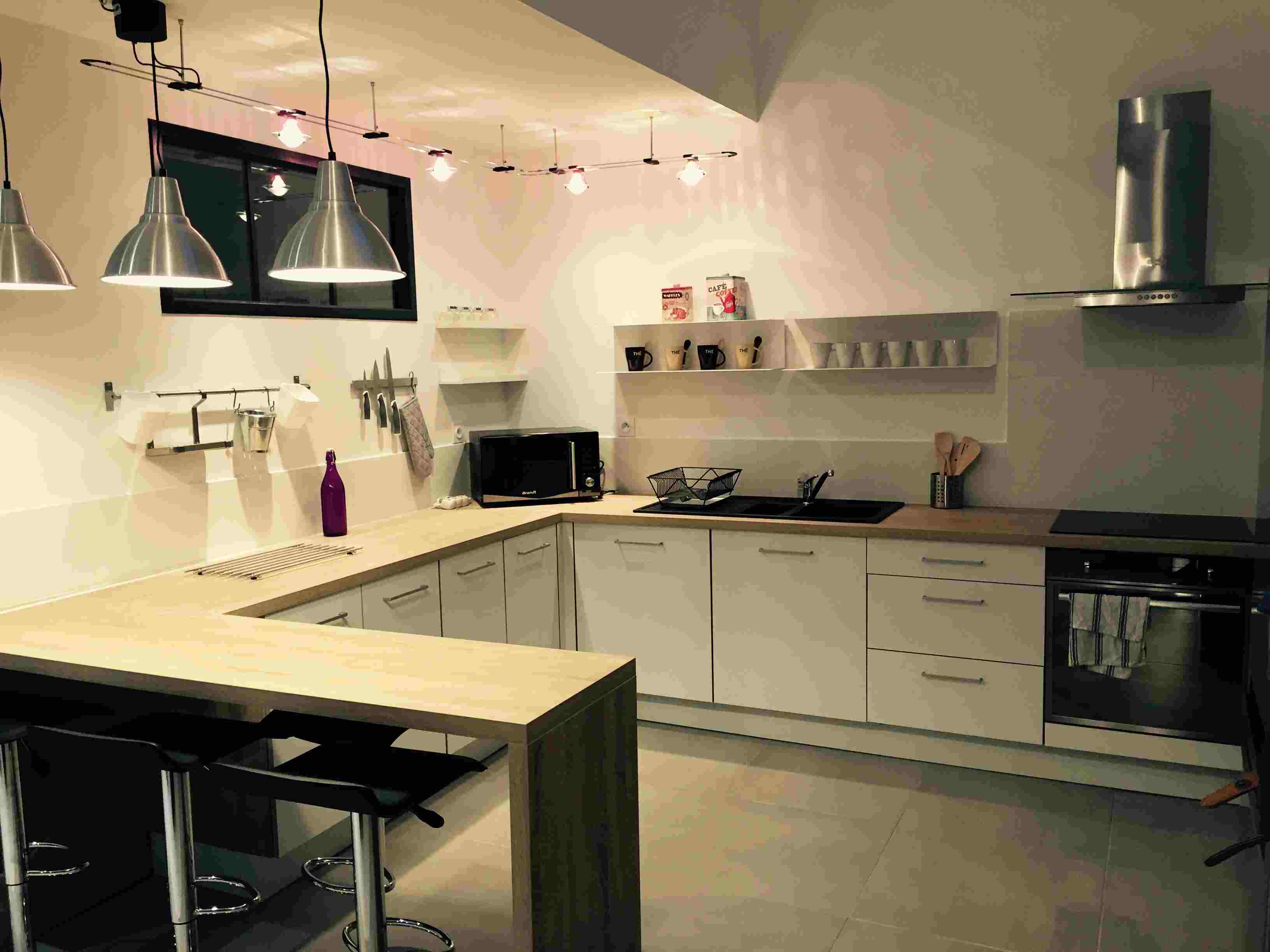 une-cuisine-pour-une-residence-dete-une-cuisine-equipee-par-socooc-bourges