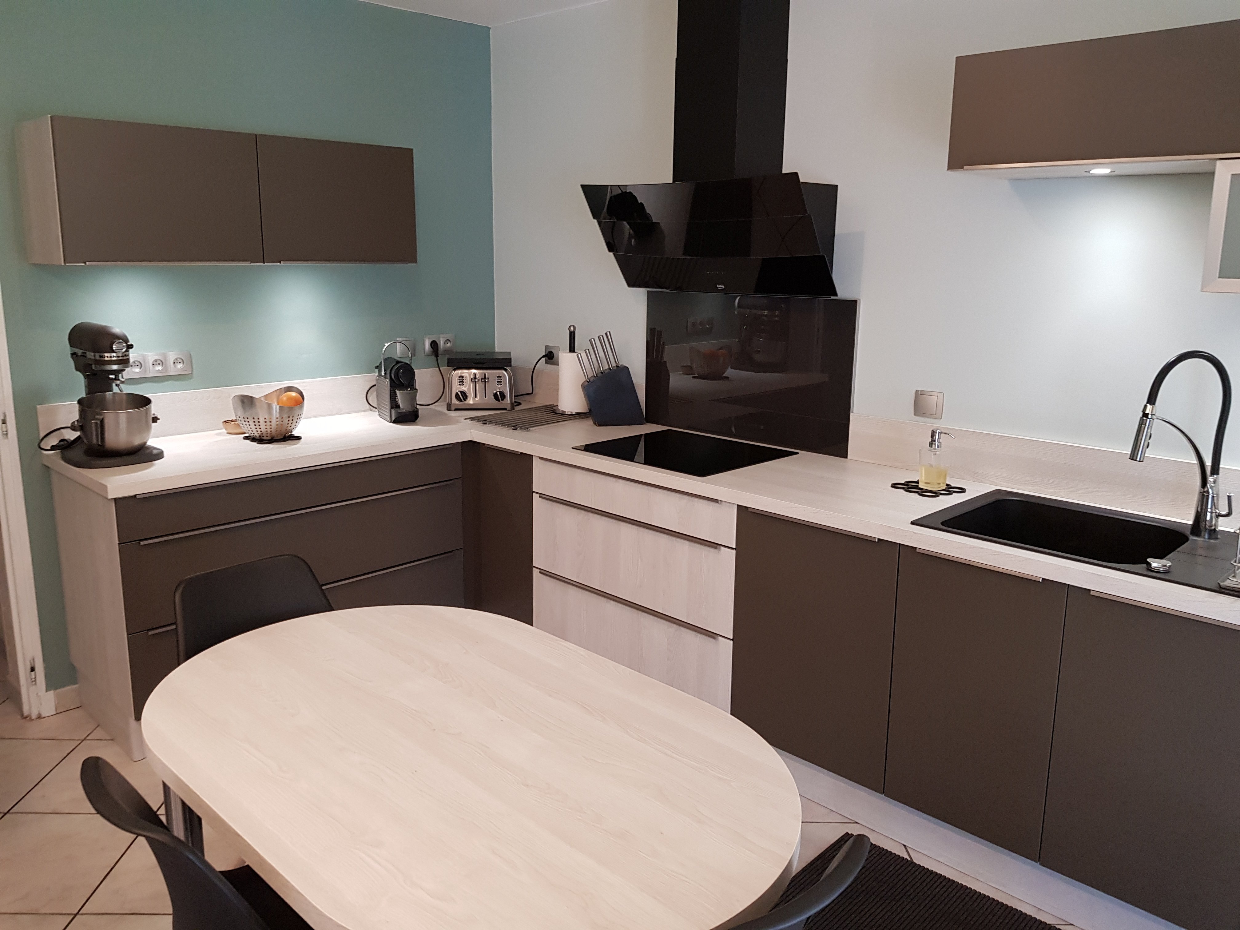 cuisine-brun-et-chene-nordique-une-cuisine-equipee-par-socooc-langon