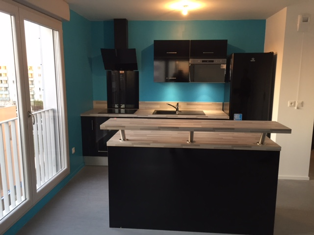 magnifique-ilot-pour-la-cuisine-equipee-de-jeremy-une-cuisine-equipee-par-socooc-villiers-sur-marne