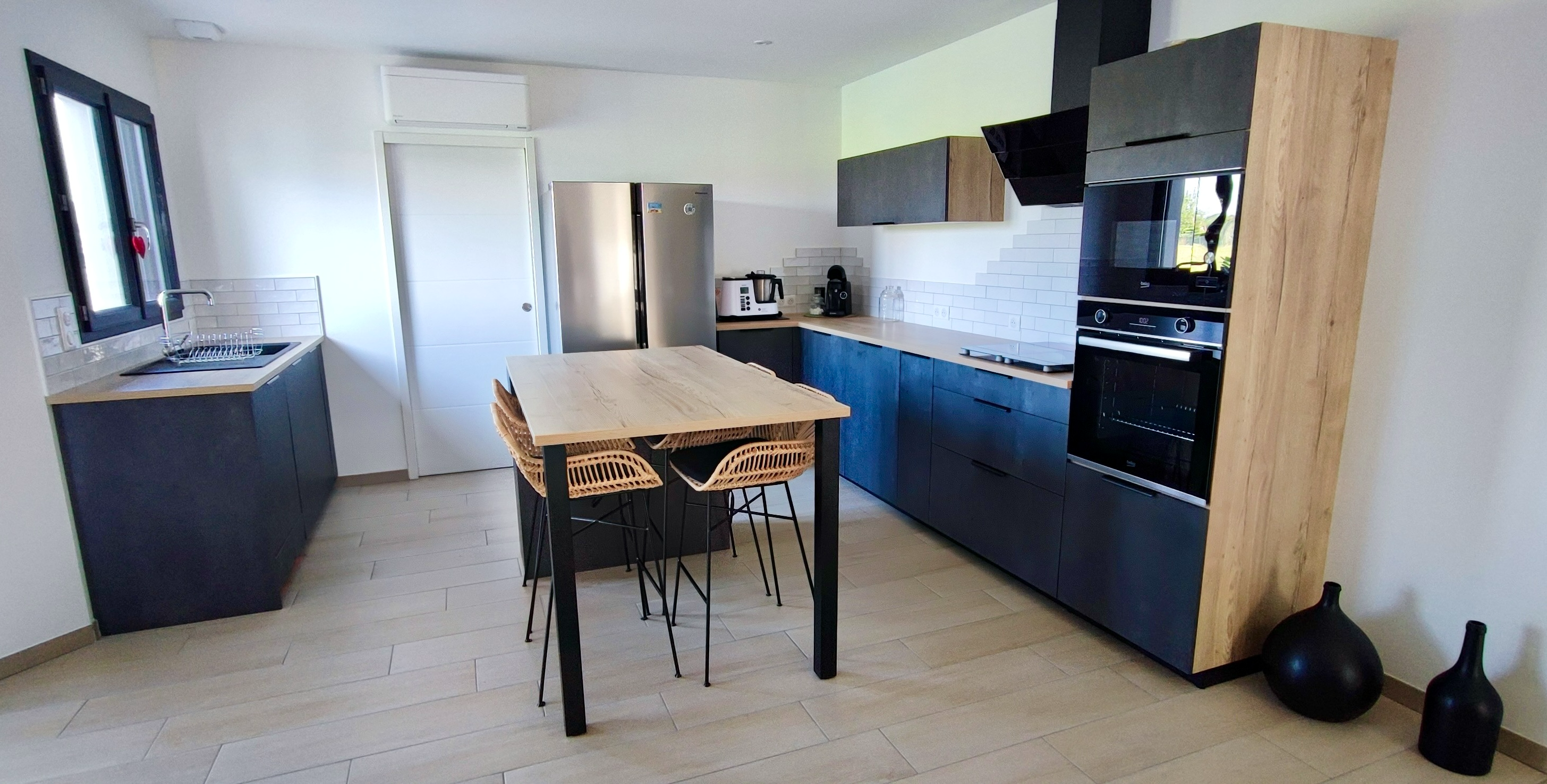 Cimento%20anthracite%20%20structur%C3%A9%20Ch%C3%AAne%20vintage%20Cl%C3%A9a%20noir