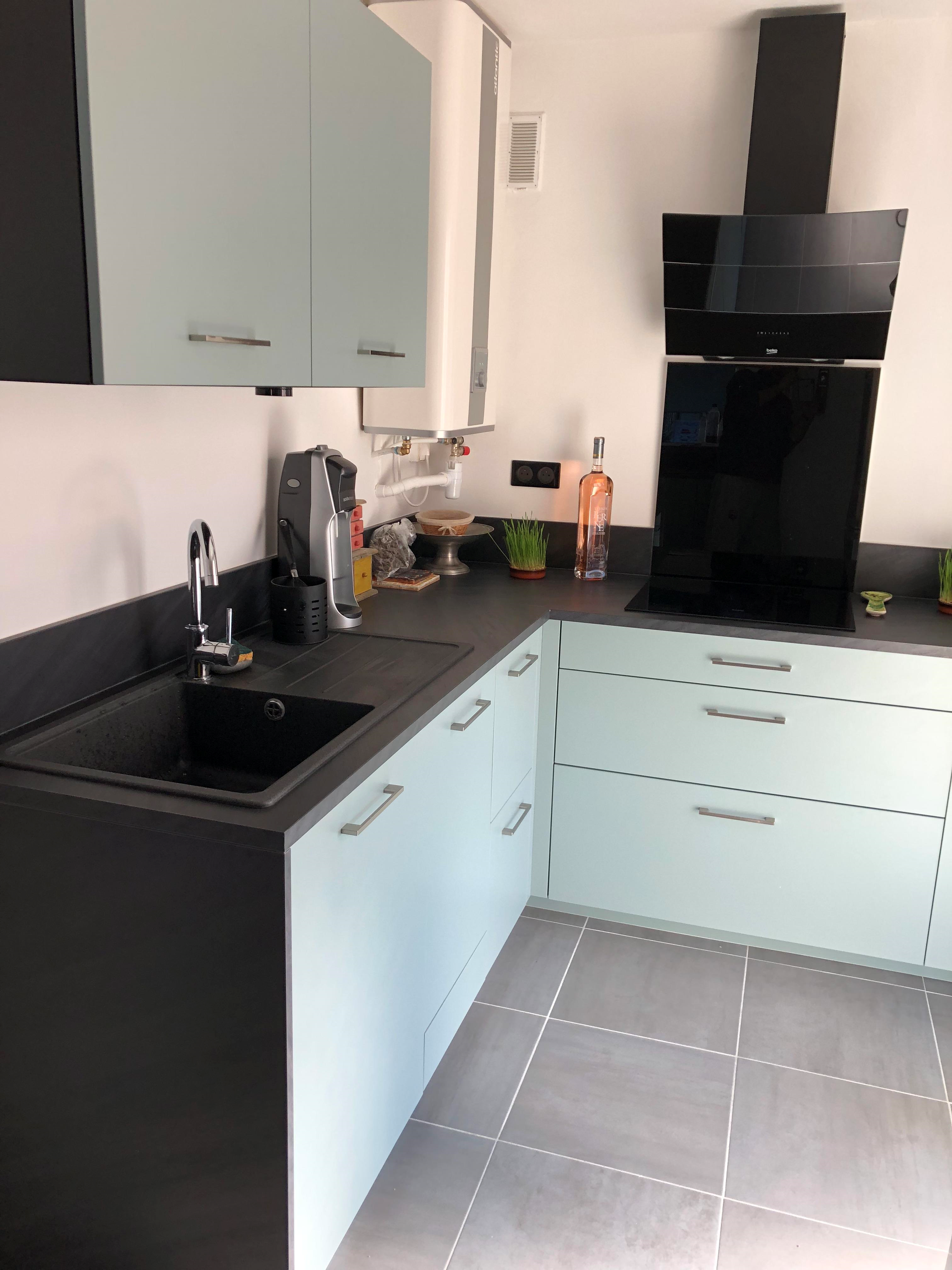 cuisine-moderne-une-cuisine-equipee-par-socooc-marseille-la-valentine