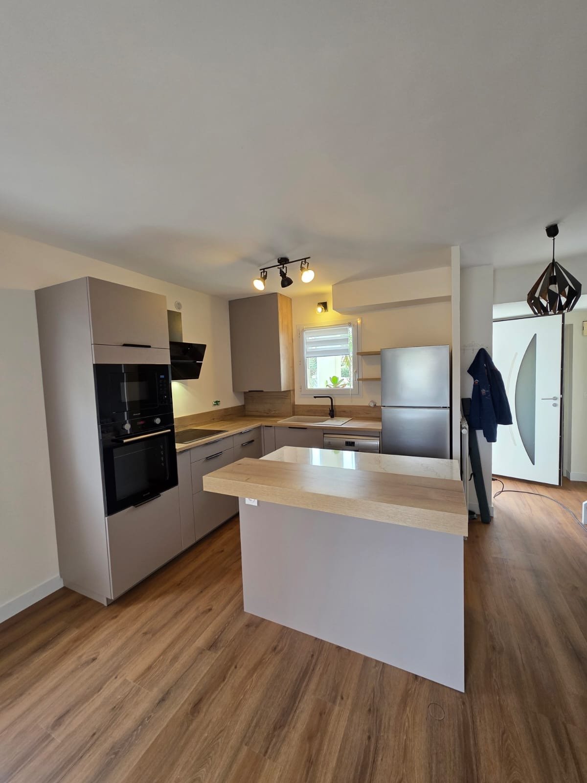 7a3974a8-561c-4b96-bd4c-73c6a7ca958c%20%281%29