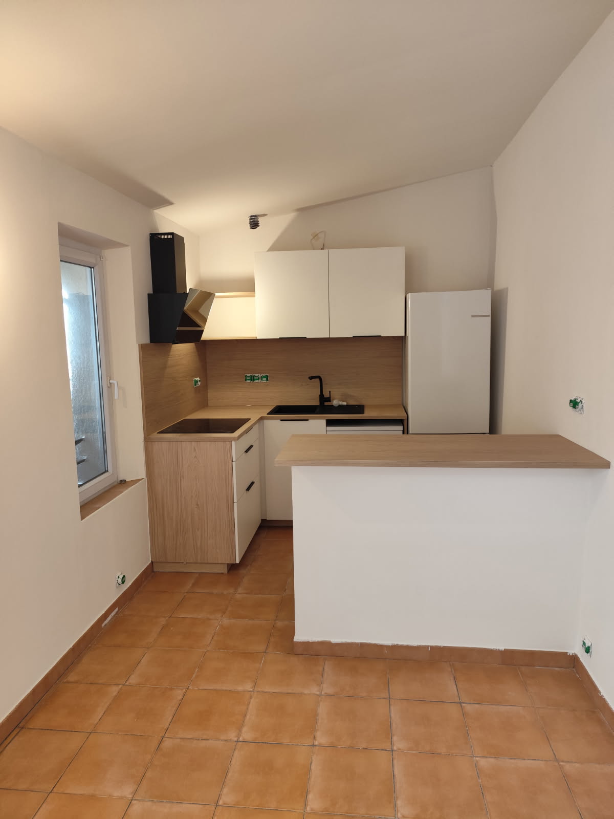 r%C3%A9novation%20de%20cuisine%20%20en%20L%20avec%20%C3%AElot%20marseille%209%20eme