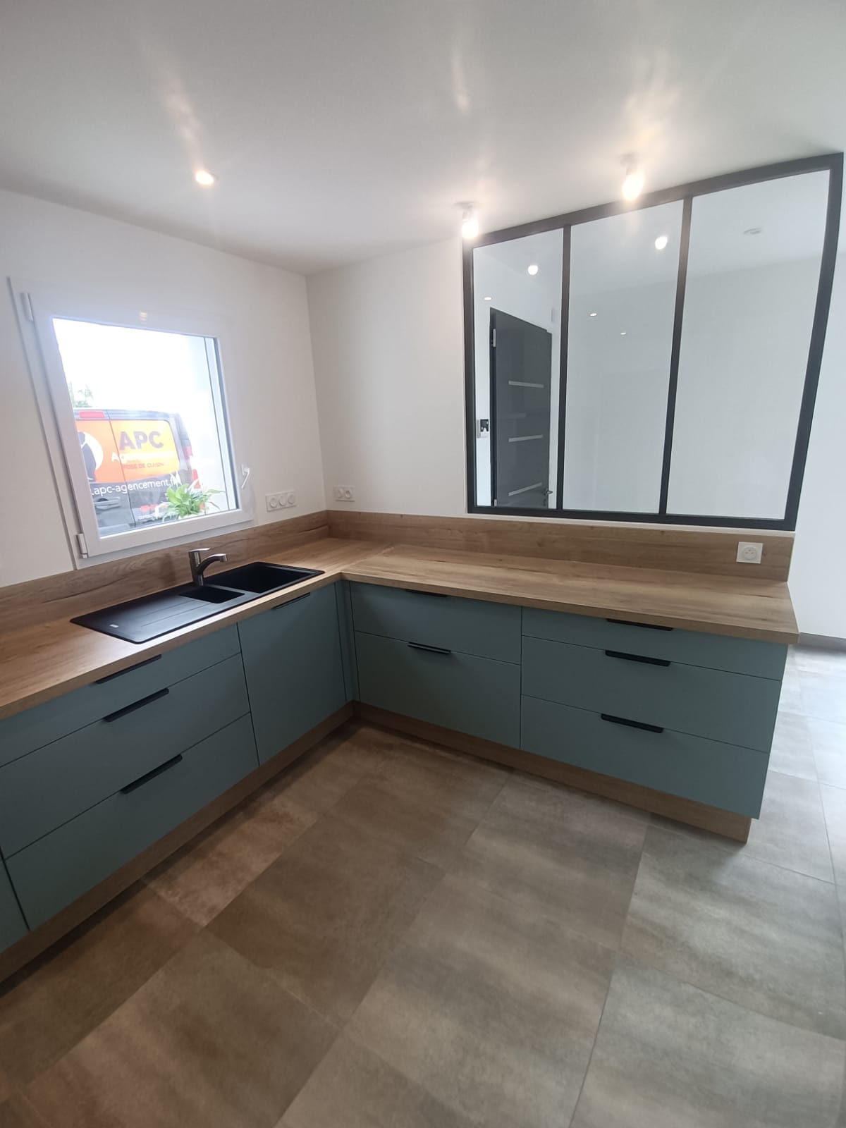 c1b47d46-0afe-42bd-83ca-418e023434e9