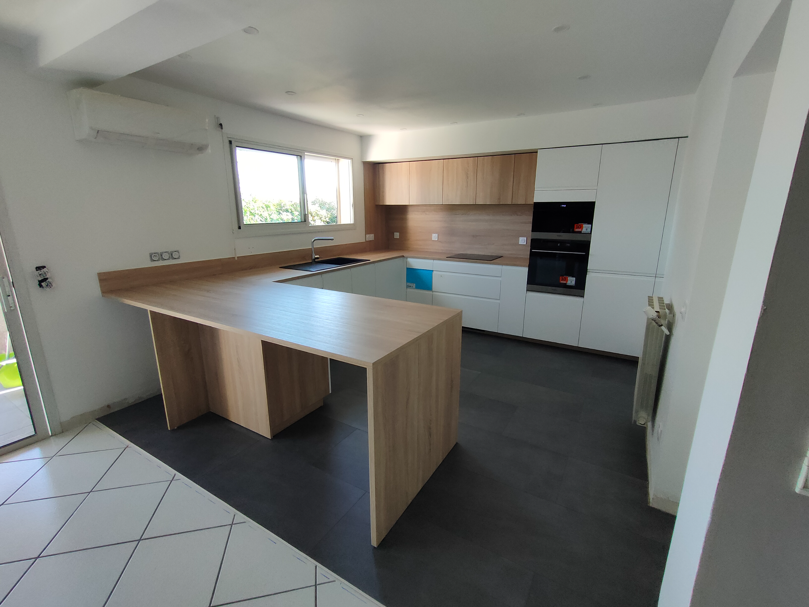 cuisine%20blanche%20tendance%20ouverte%202