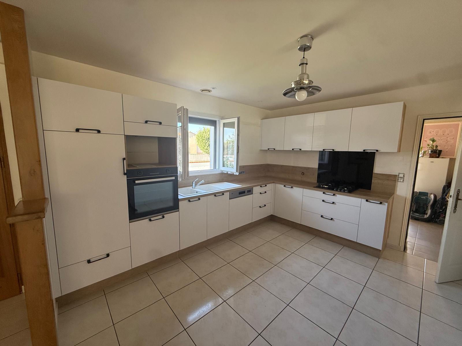 39cafe6c-ec39-4ee2-bd43-423b46e75409