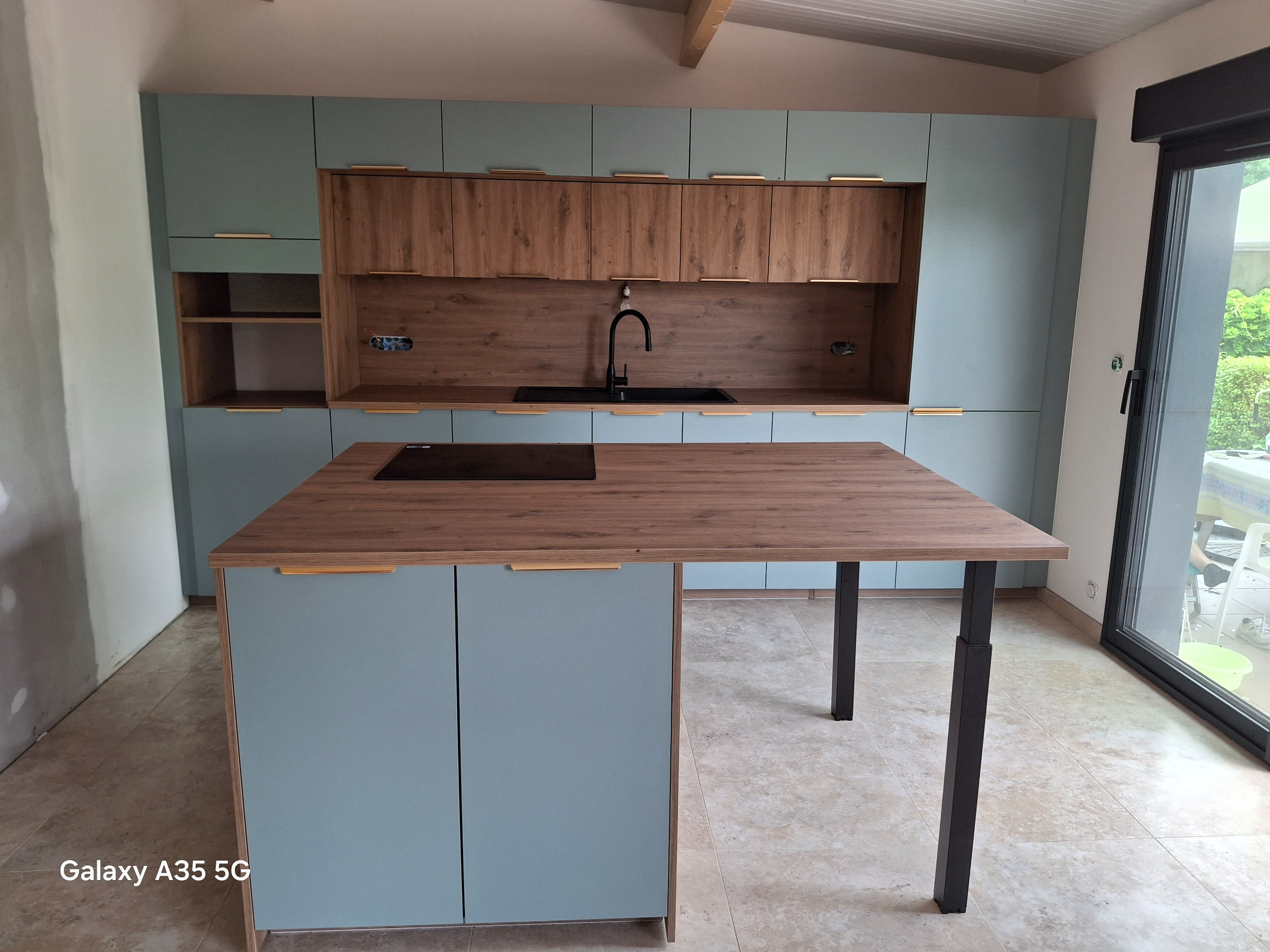 cuisine%20pos%C3%A9e%201%20BRIGANT