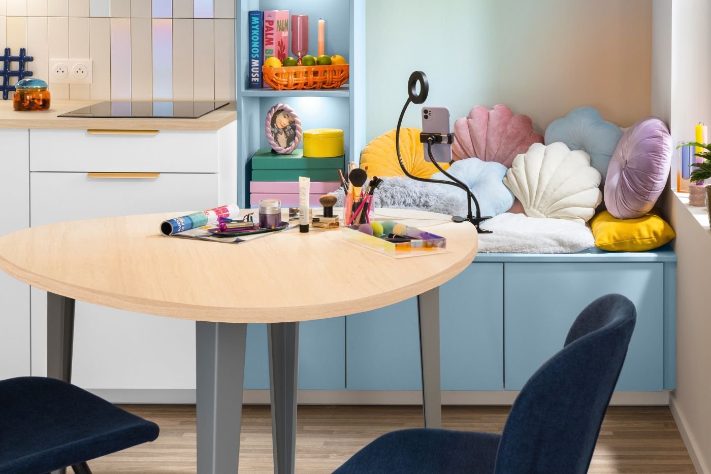 Nos%20conseils%20pour%20personnaliser%20votre%20banquette%20_%20cr%C3%A9er%20une%20cuisine%20cosy%20avec%20un%20coin%20repas%20moderne%20et%20confortable Nos%20conseils%20pour%20personnaliser%20votre%20banquette%20_%20cr%C3%A9er%20une%20cuisine%20cosy%20avec%20un%20coin%20repas%20moderne%20et%20confortable