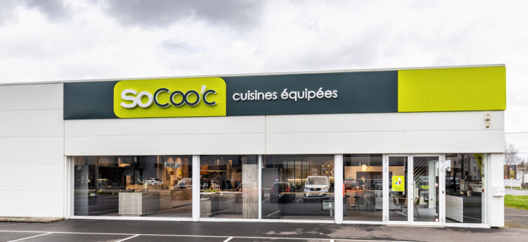 bandeau_magasin_gauche-socooc-cuisines-equipees-thionville-fa%C3%A7ade%202
