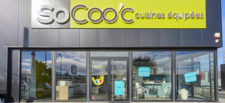 bandeau_magasin_gauche-socooc-cuisines-%C3%A9quip%C3%A9es-riom-facade