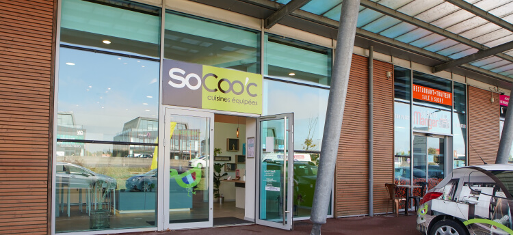 bandeau_magasin_gauche-socooc-cuisines-%C3%A9quip%C3%A9es-les-sables-facade