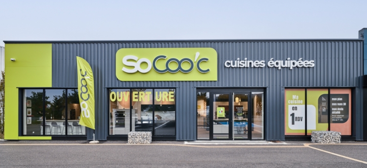 bandeau_magasin_gauche-socooc-cuisines-equipees-oyonnax-fa%C3%A7ade%201