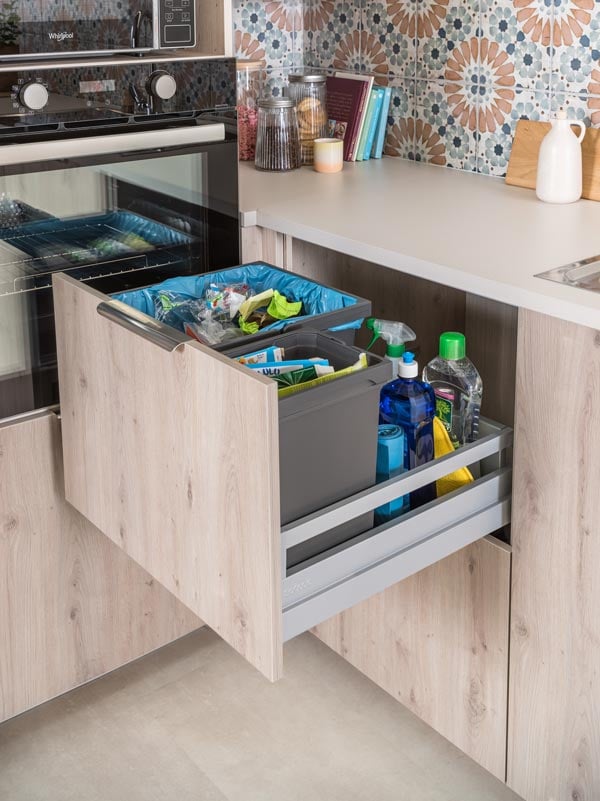 socooc-cuisines-equipees-gipsy-boheme-poubelle_0