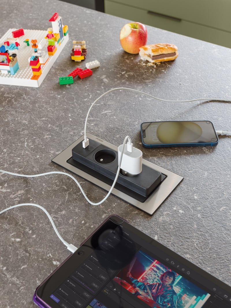 socooc-cuisines-equipees-block-bloc-prises