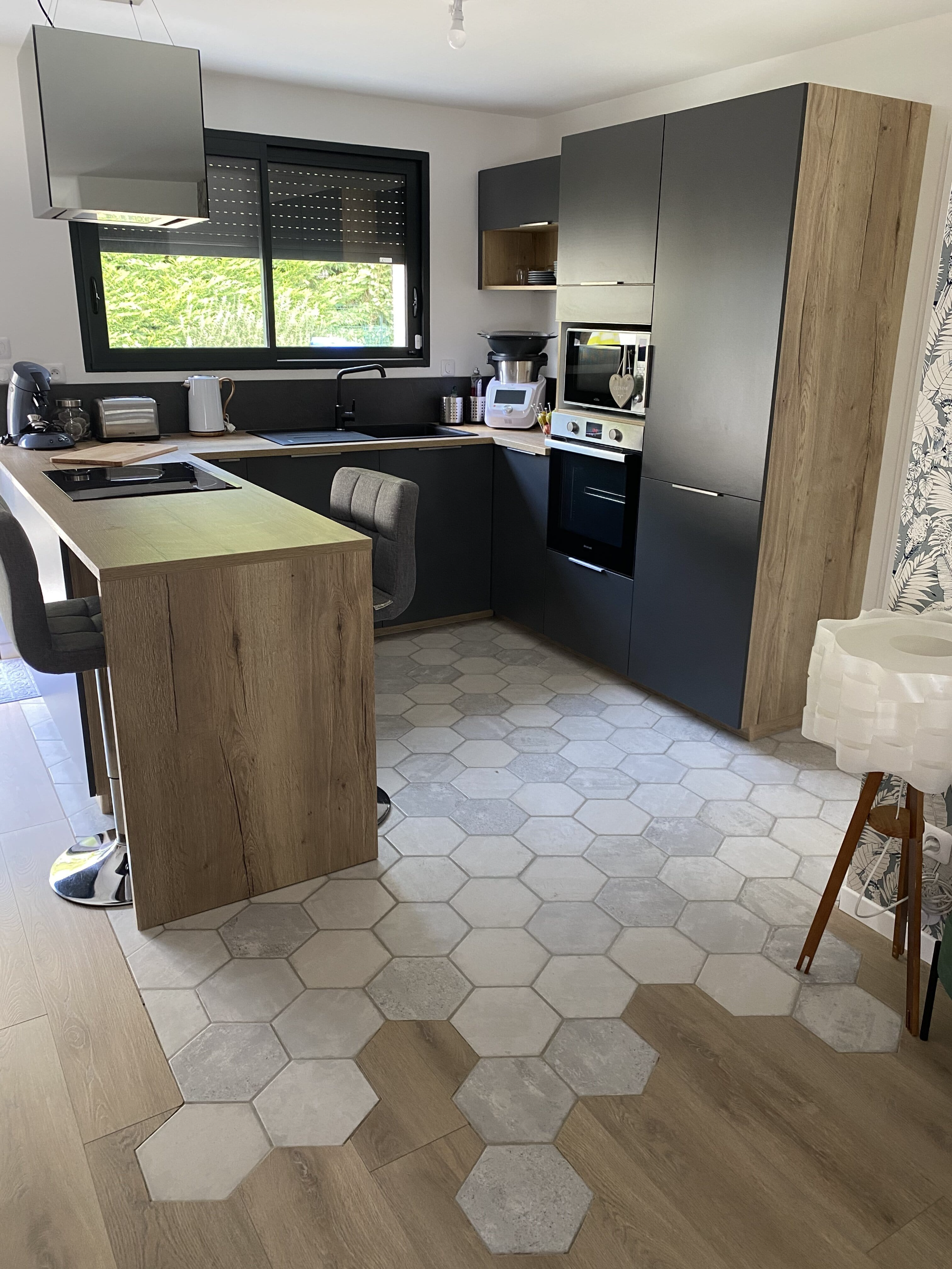 DAF8FBEC-EC87-40FA-A516-DEE36E354847