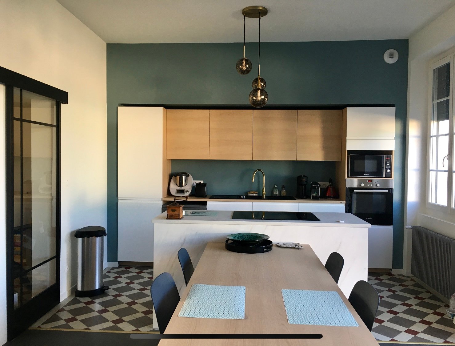 Piky%20blanc%20mat%20Ch%C3%AAne%20de%20fils%20Pierre%20de%20lune