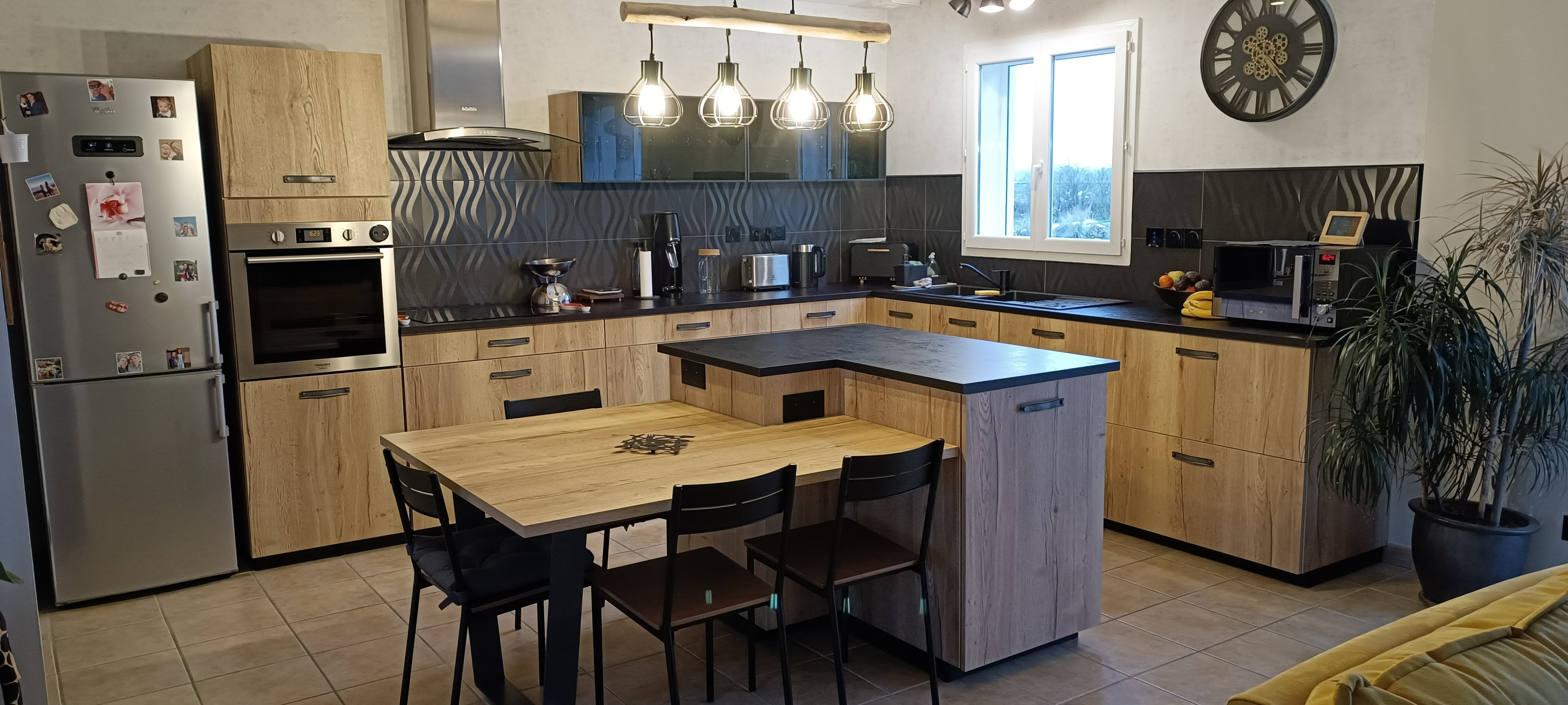 ch%C3%AAne%20vintage%20noir%20structur%C3%A9%20facto%202