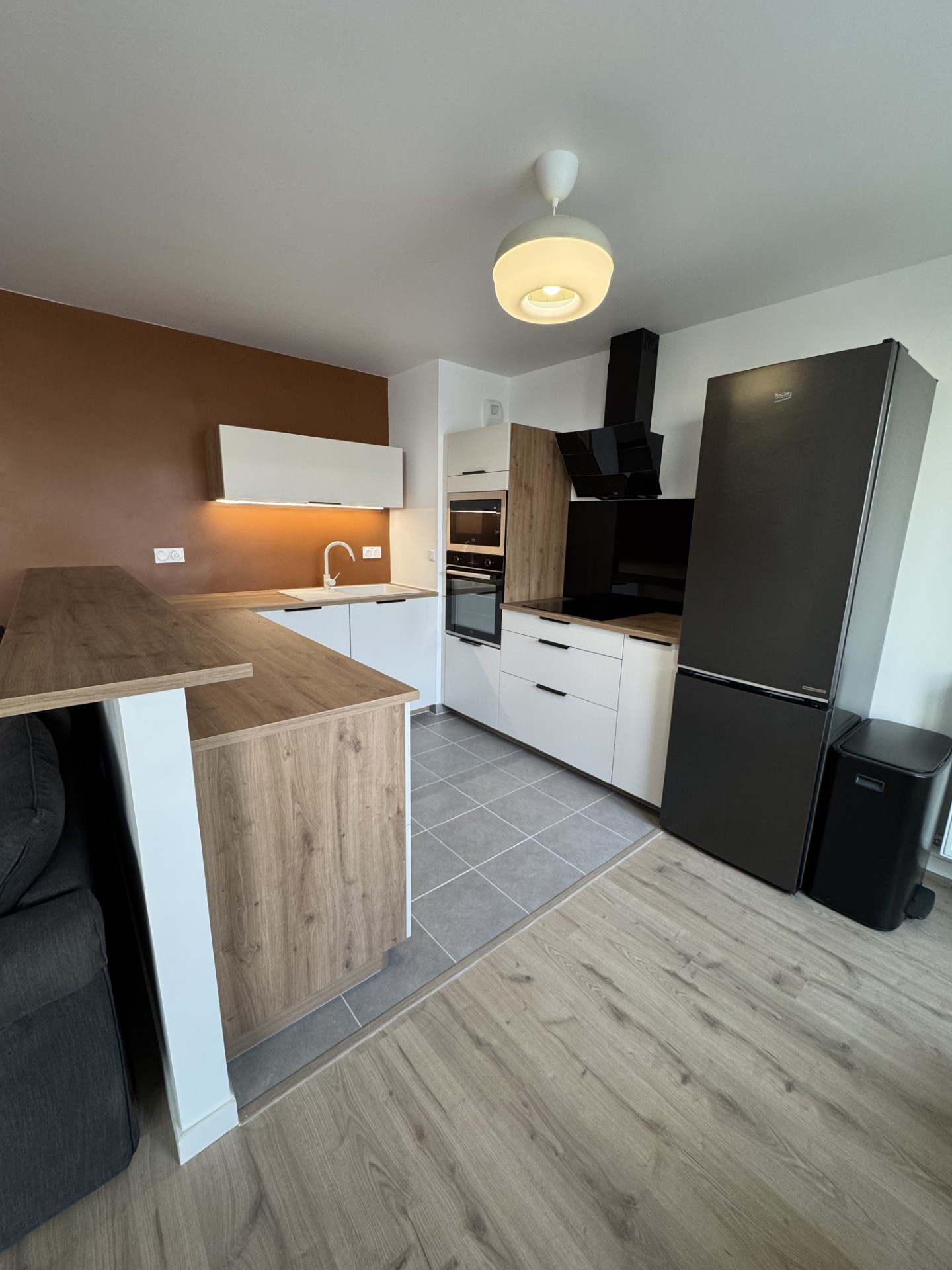 thumbnail_image0%20%285%29_1