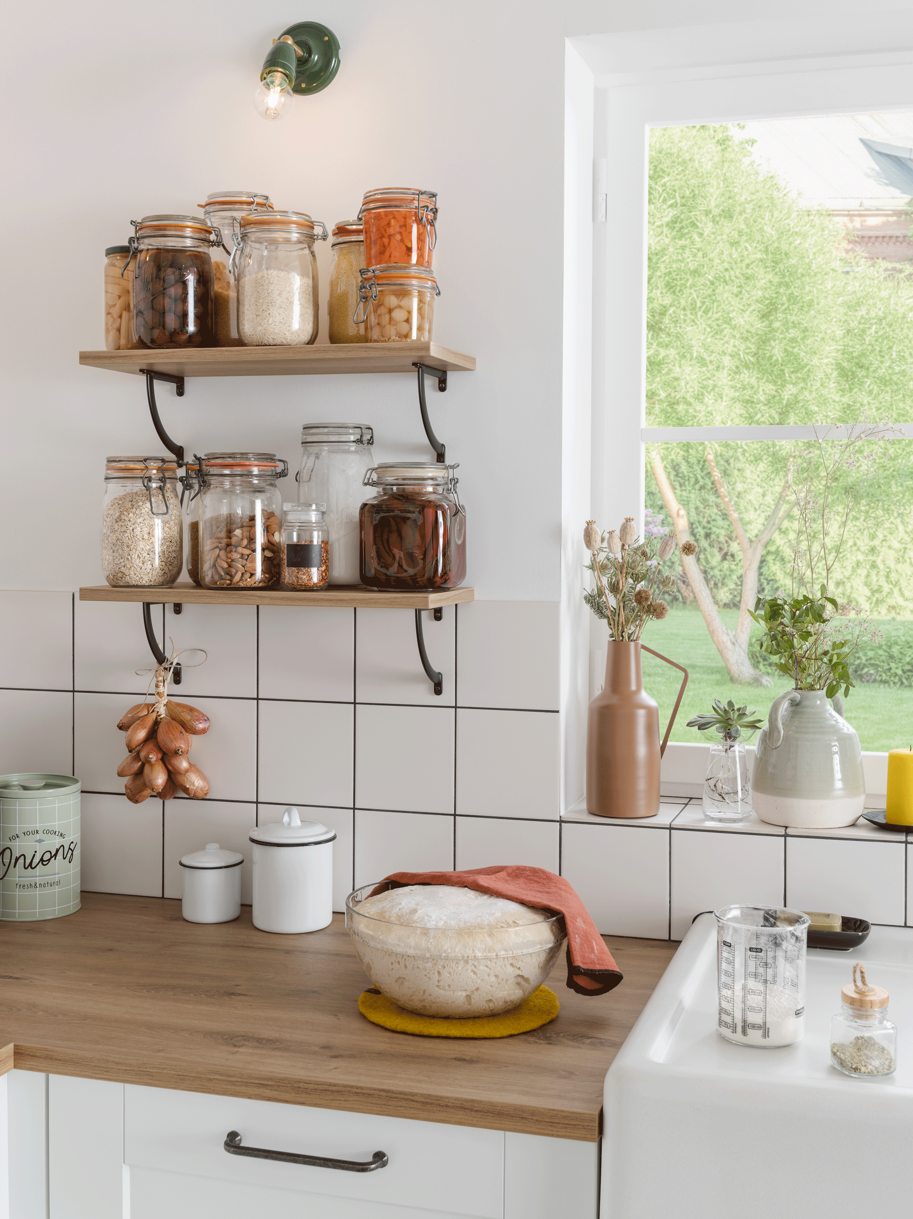 socooc-cuisines-equipees-campagne-etageres