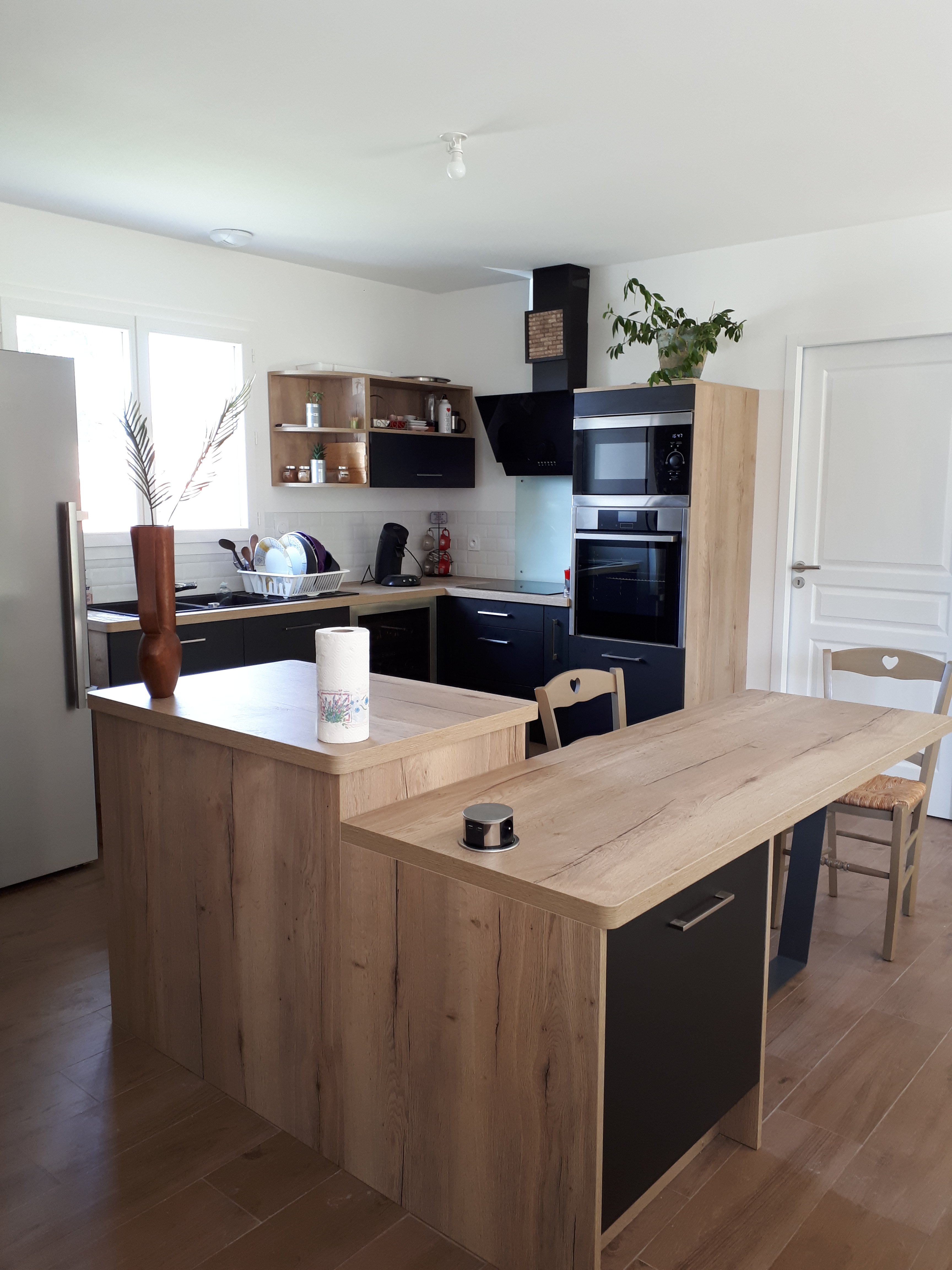 la-cuisine-de-sandrine-et-alexandre-une-cuisine-equipee-par-socooc-bordeaux-le-lac