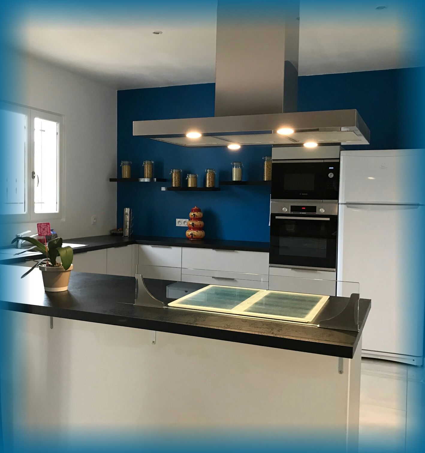 la-vie-en-bleu-une-cuisine-equipee-par-socooc-ales