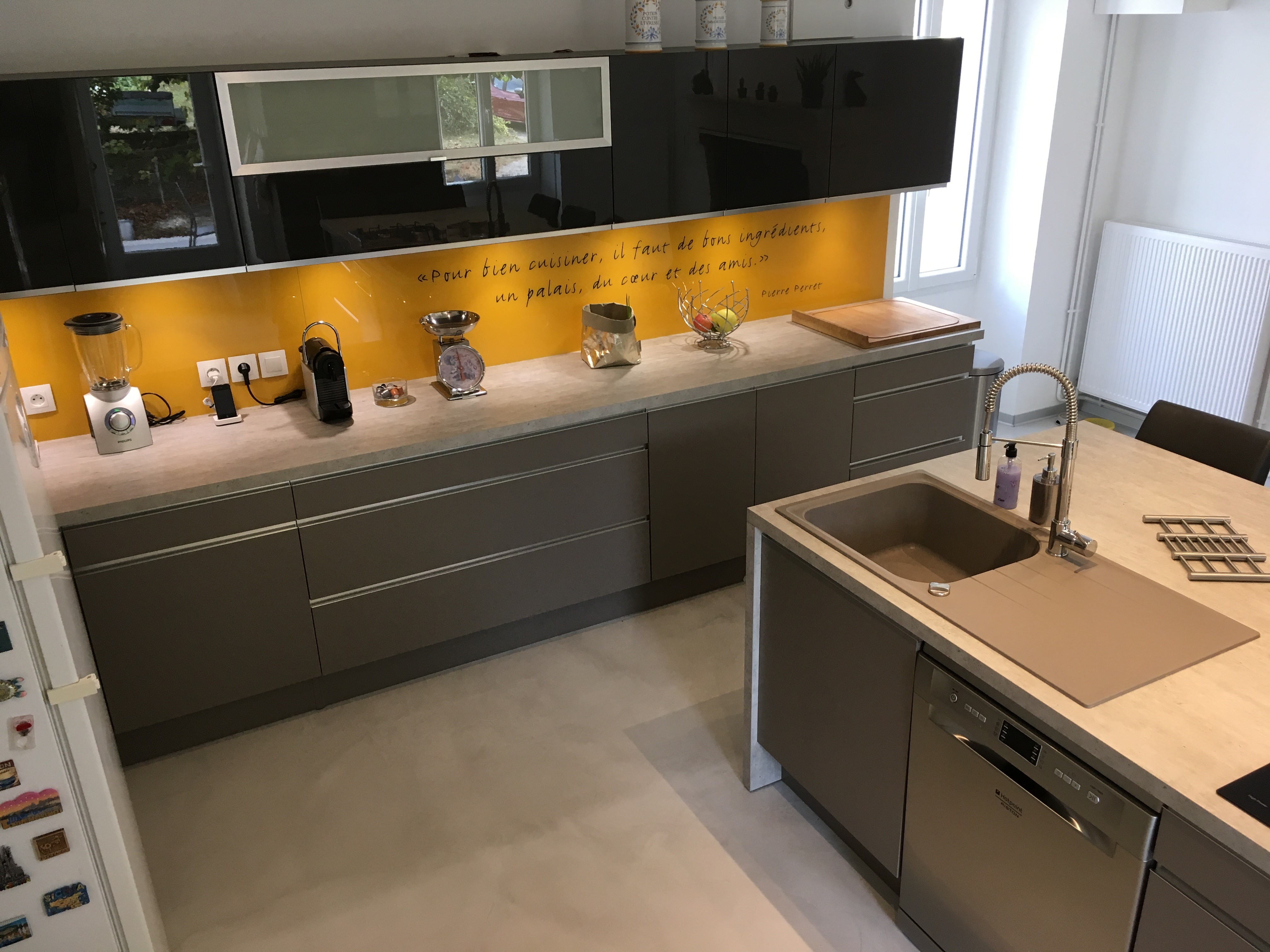 la-cuisine-qui-rassemble-la-famille-et-les-amis-une-cuisine-equipee-par-socooc-angouleme-soyaux