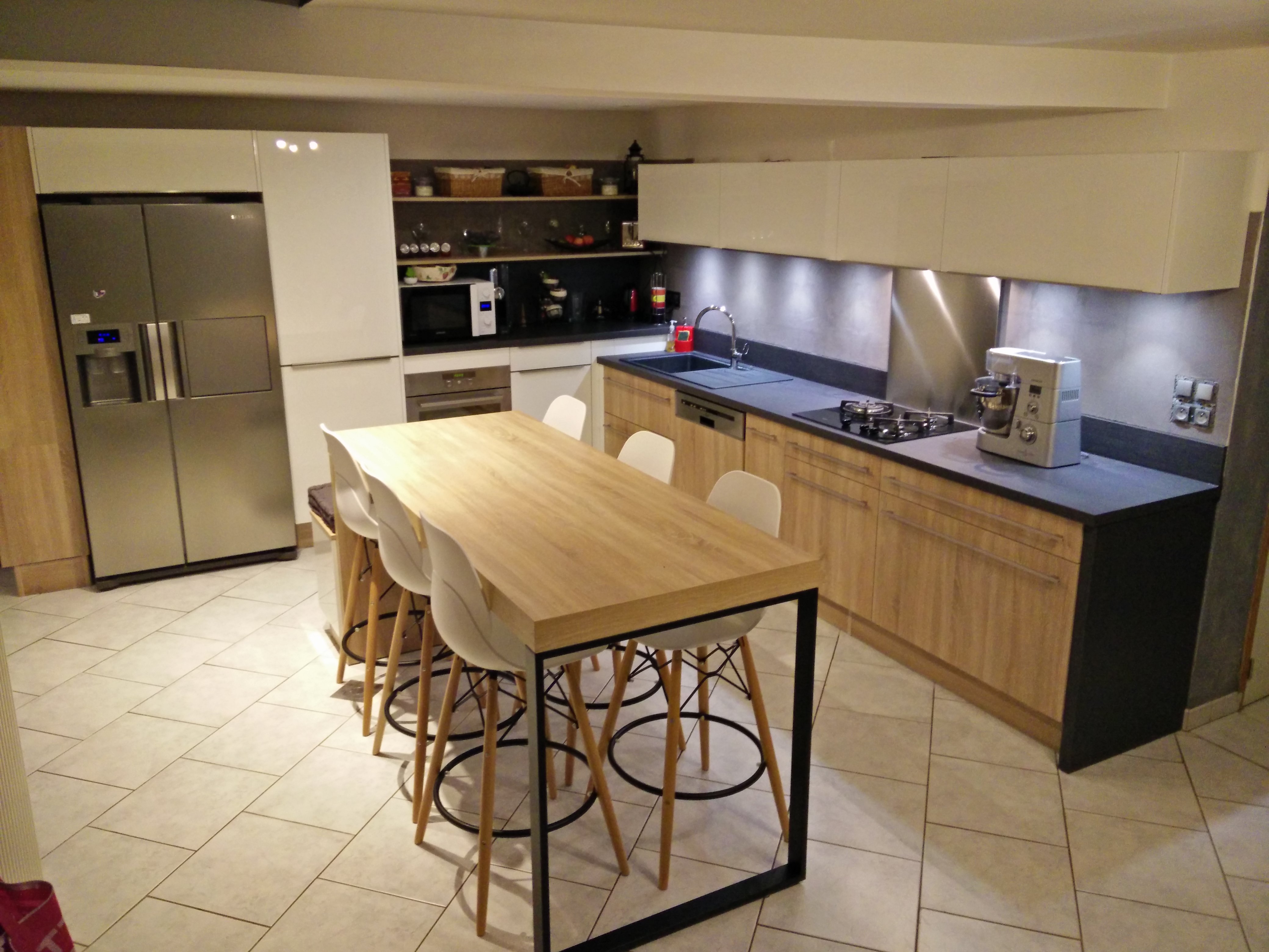 cuisine-avec-espace-repas-une-cuisine-equipee-par-socooc-nancy-fleville