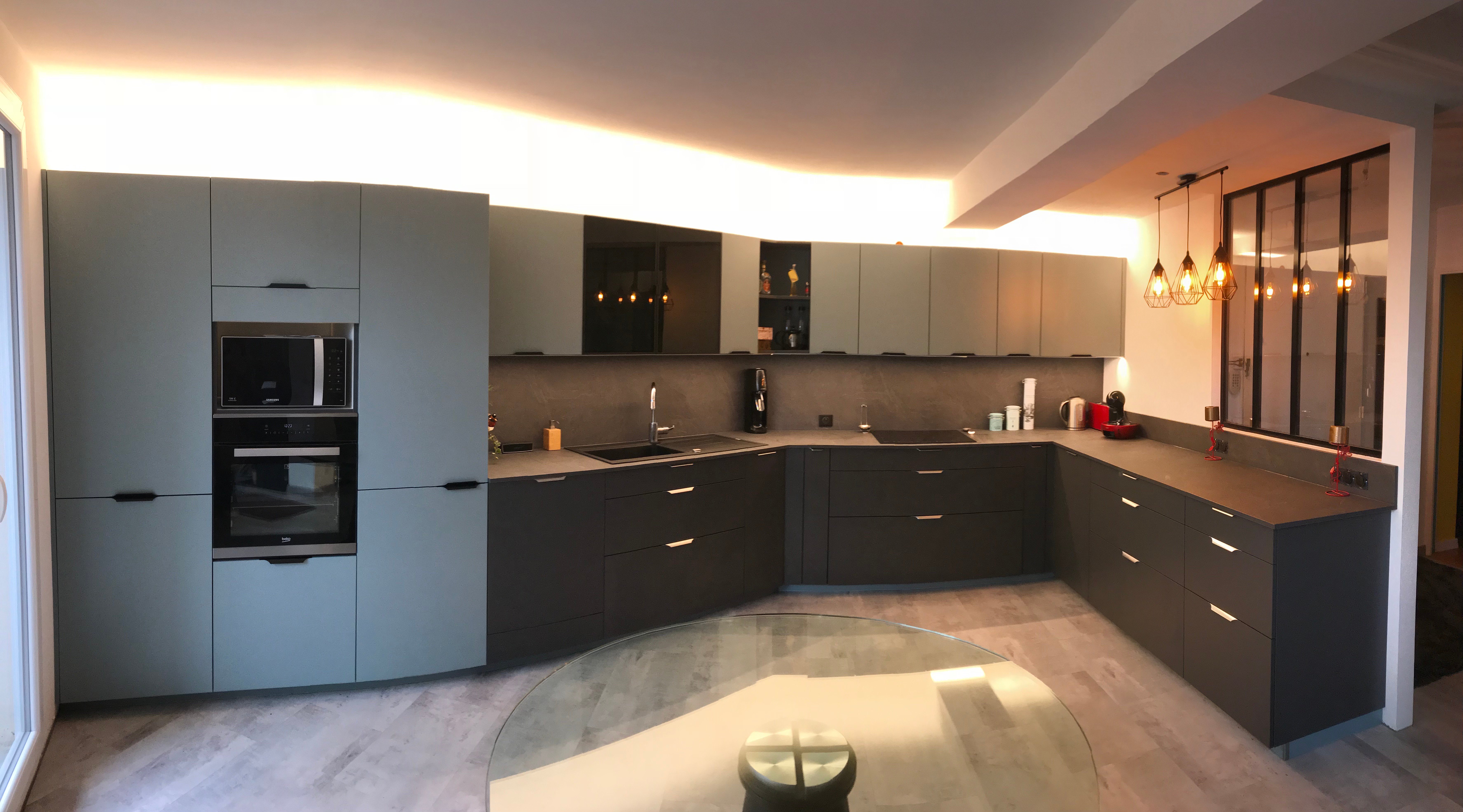 la-cuisine-avec-verriere-dalois-et-nathalie-une-cuisine-equipee-par-socooc-ste-genevieve-des-bois