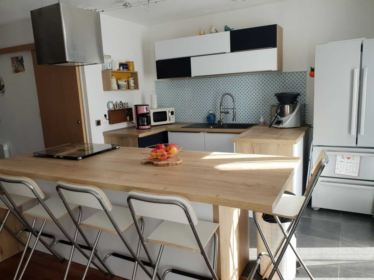 la-cuisine-bicolore-delodie-une-cuisine-equipee-par-socooc-ste-genevieve-des-bois