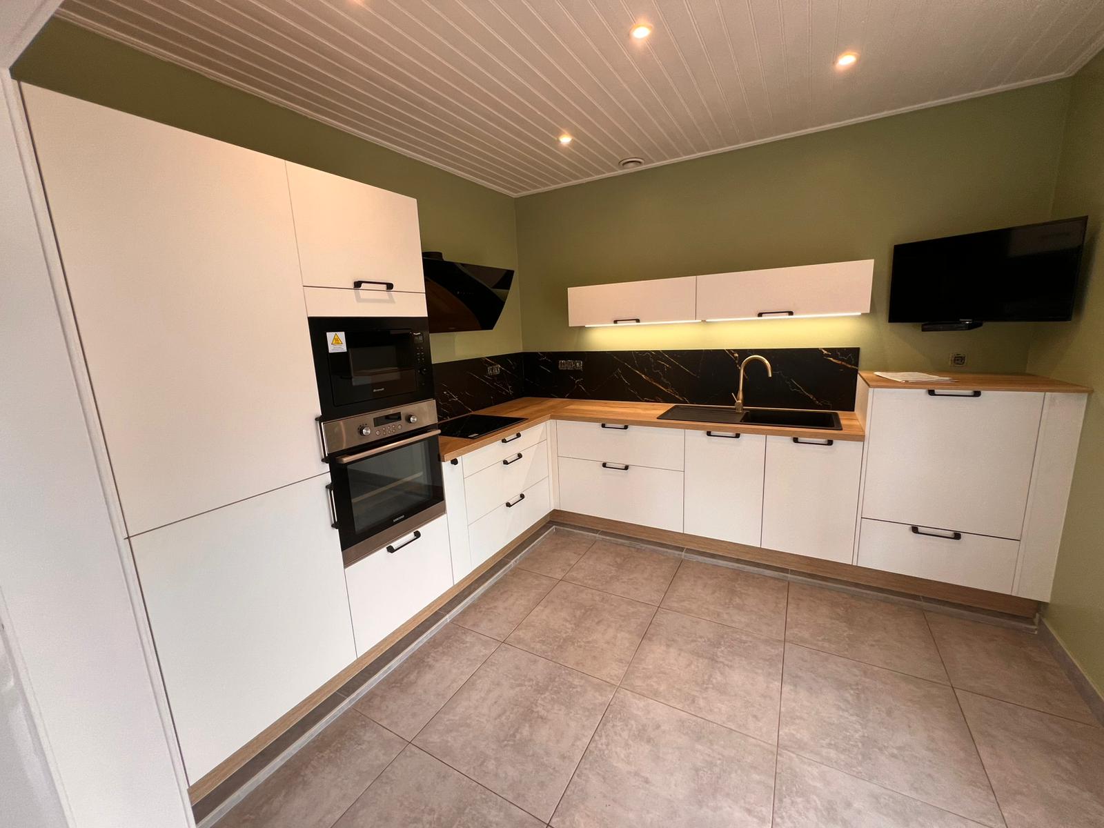 9500f30c-9a34-43de-a282-cd0bf06aa3d8