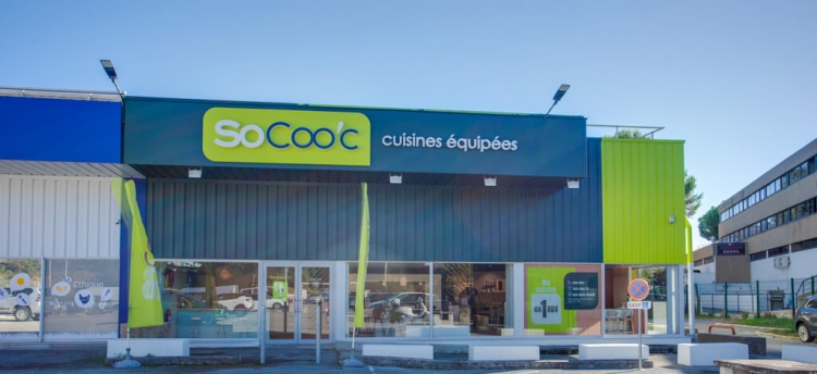 bandeau_magasin_gauche-socooc-cuisines-equipees-antibes-fa%C3%A7ade%203