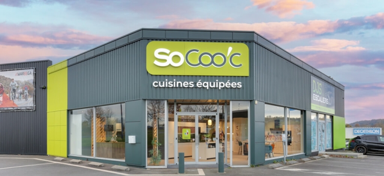bandeau_magasin_gauche-socooc-cuisines-equipees-avranches-fa%C3%A7ade%201