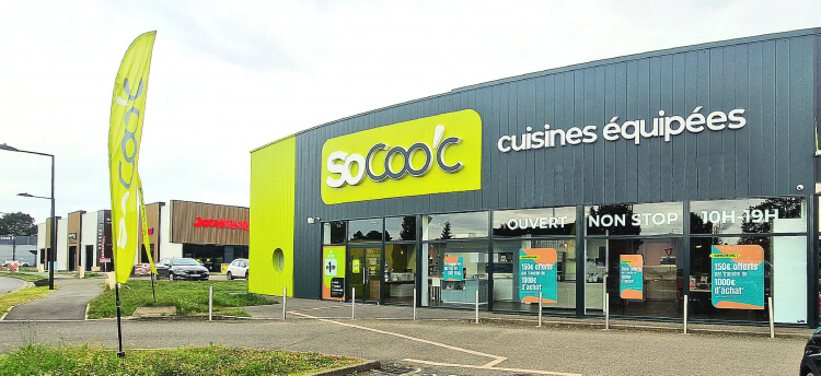 bandeau_magasin_gauche-socooc-cuisines-equipees-mulsanne-fa%C3%A7ade