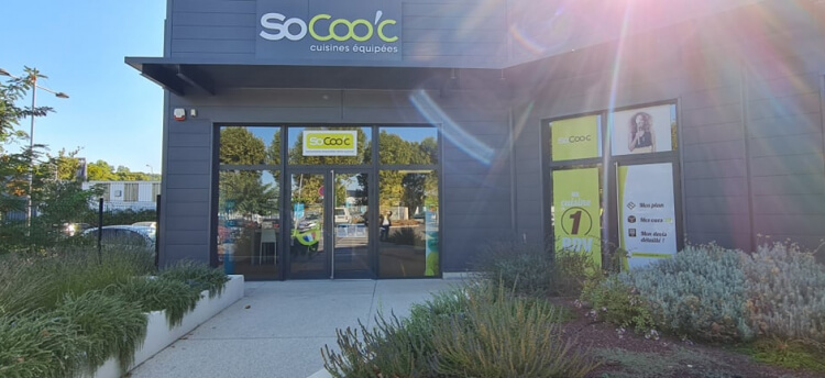 bandeau_magasin_gauche-socooc-cuisines-equipees-facade-aix-en-povence