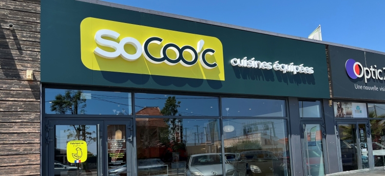 bandeau_magasin_gauche-socooc-cuisines-equipees-villeneuve-loubet-facade-2