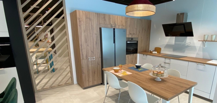 bandeau_magasin_droit-PHOTO-2024-07-27-20-55-48