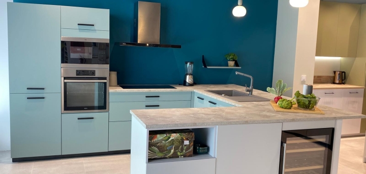 bandeau_magasin_droit-PHOTO-2024-07-27-20-55-49