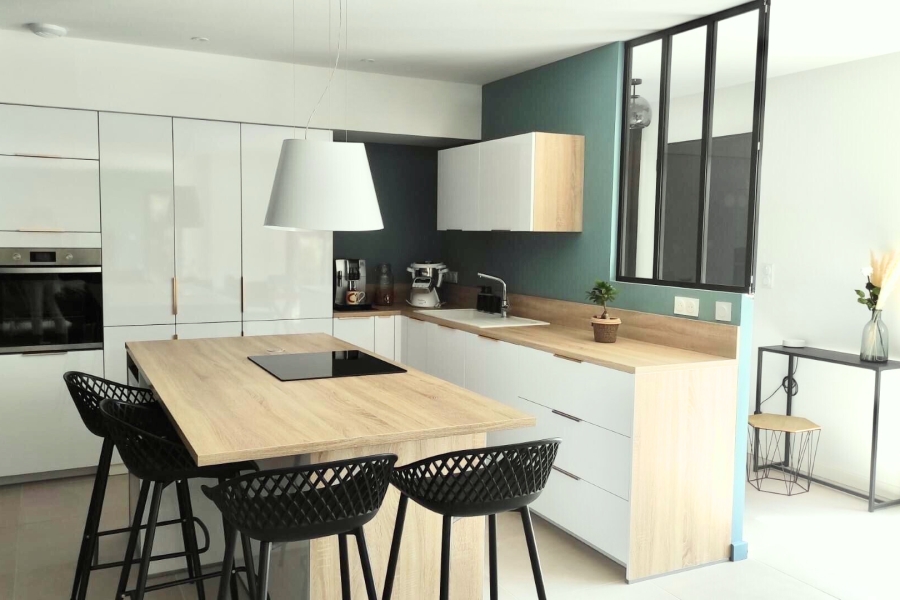 Cuisine blanche et bois (Avignon)