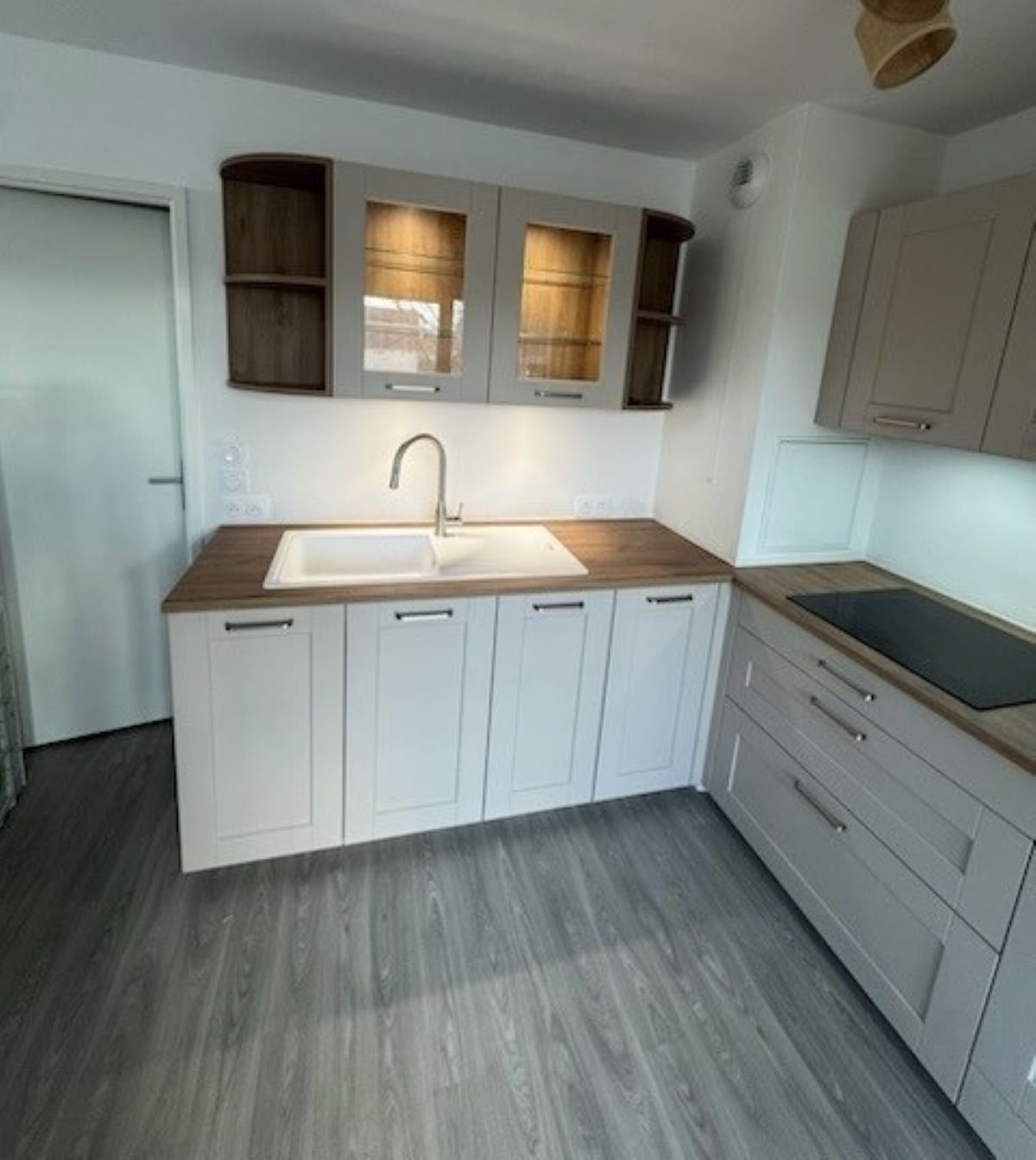 undefined Antoine & Alissa 5 W 2411