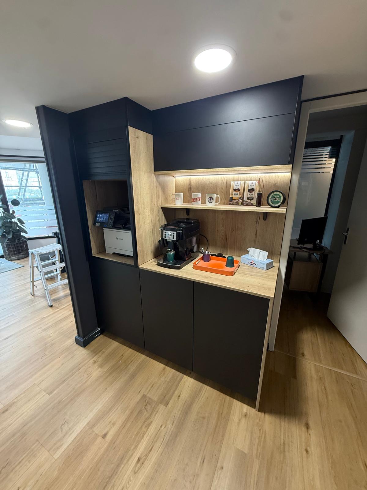 b7d64ffa-0d4d-4075-bc27-d7148f0d8d30