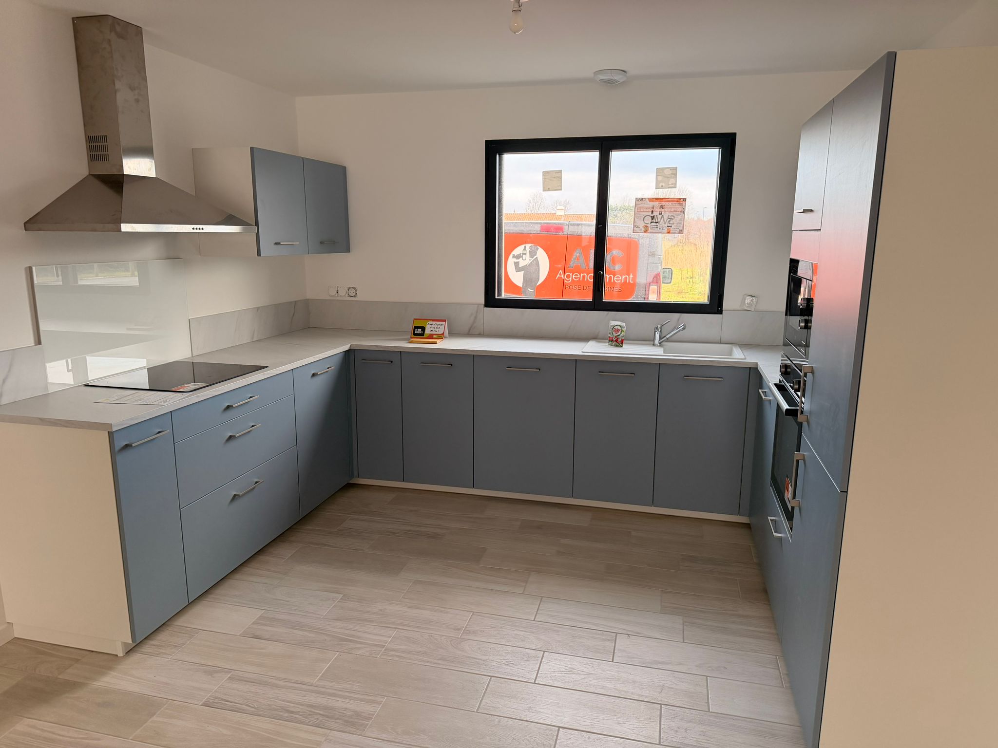 e90ff5cc-dae3-4954-bd57-c792dd9d1725