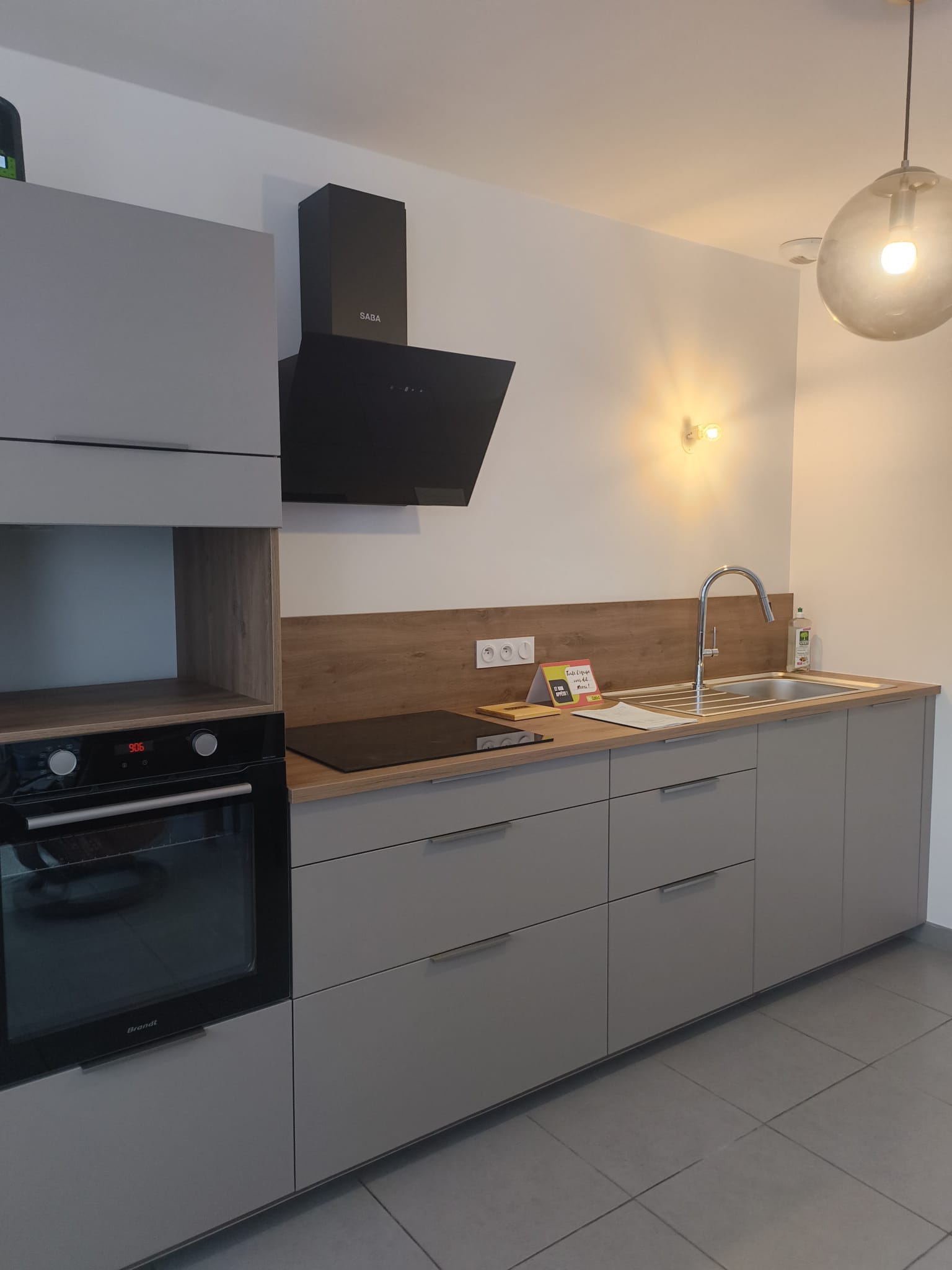 e595c0fa-0f6d-4b61-b4e7-0b2bf21dfc99