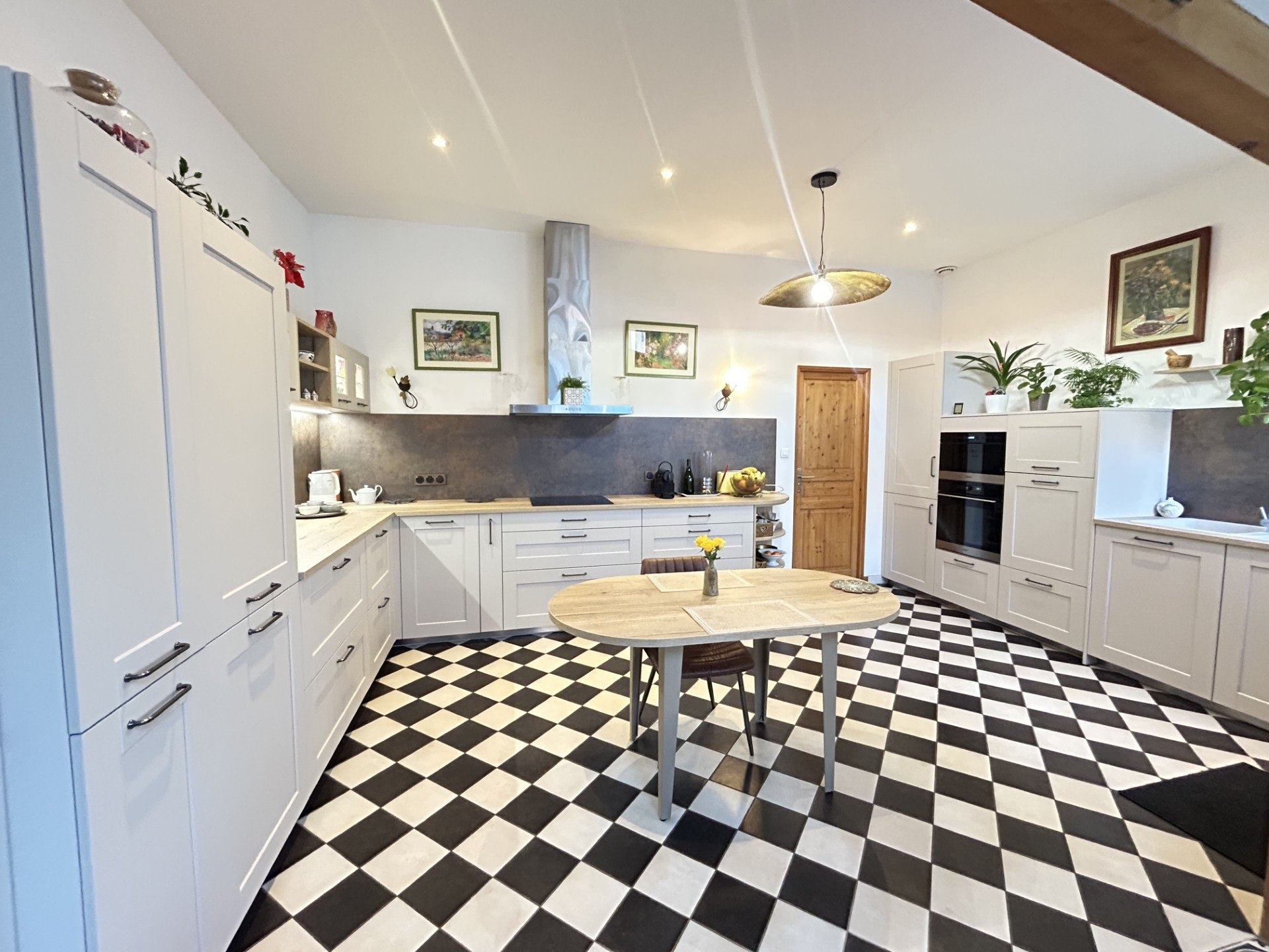 e5befce3-4448-4a29-aea9-3b791eb2151e