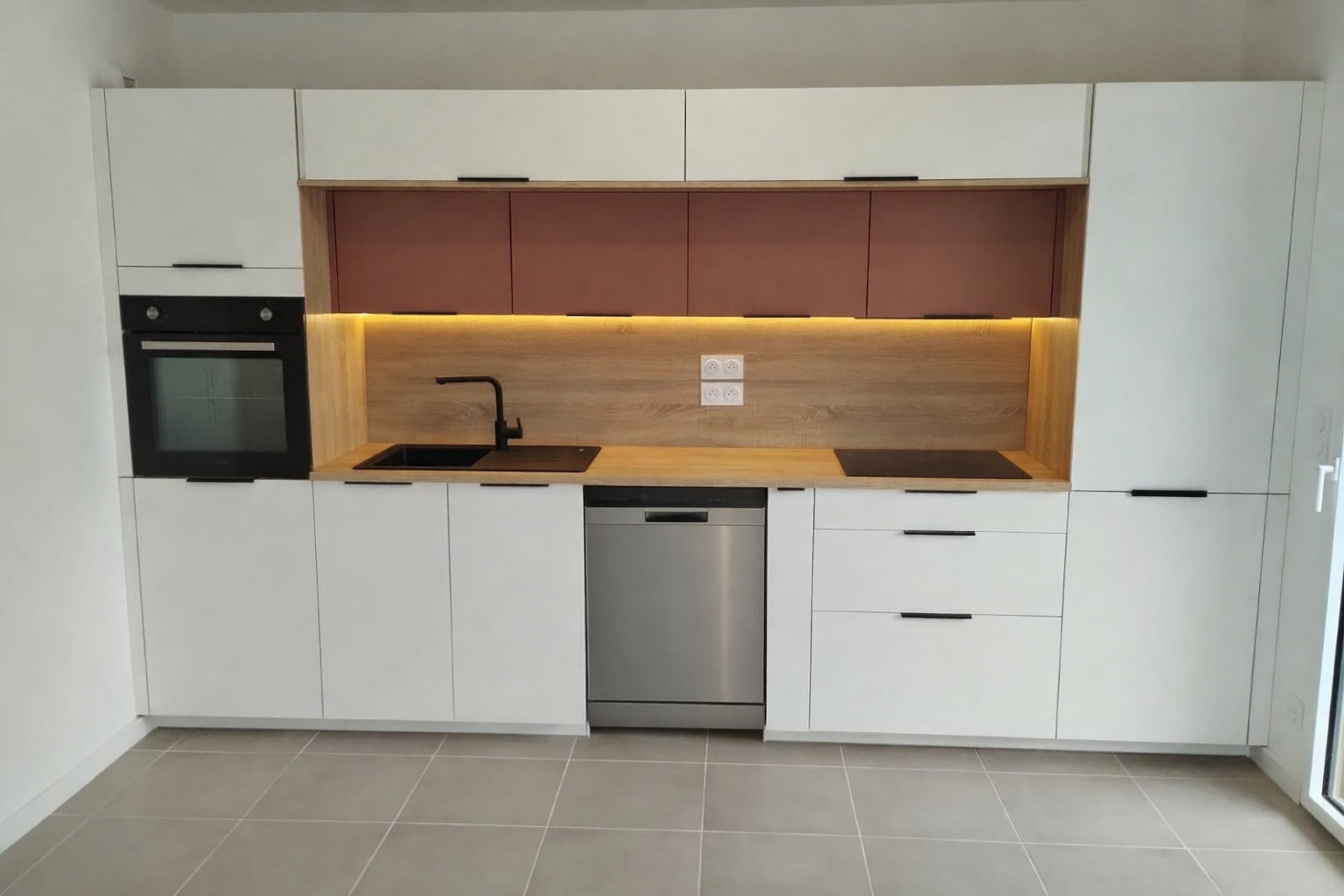 E8D9507C-FC11-458C-A211-BC34528265F2