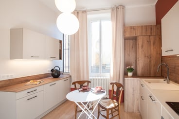 cuisine bois-blanc-quartz-perene-bourgenbresse