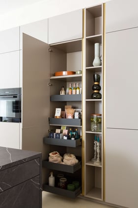 armoire-tiroirs-ouvert-cuisine-perene